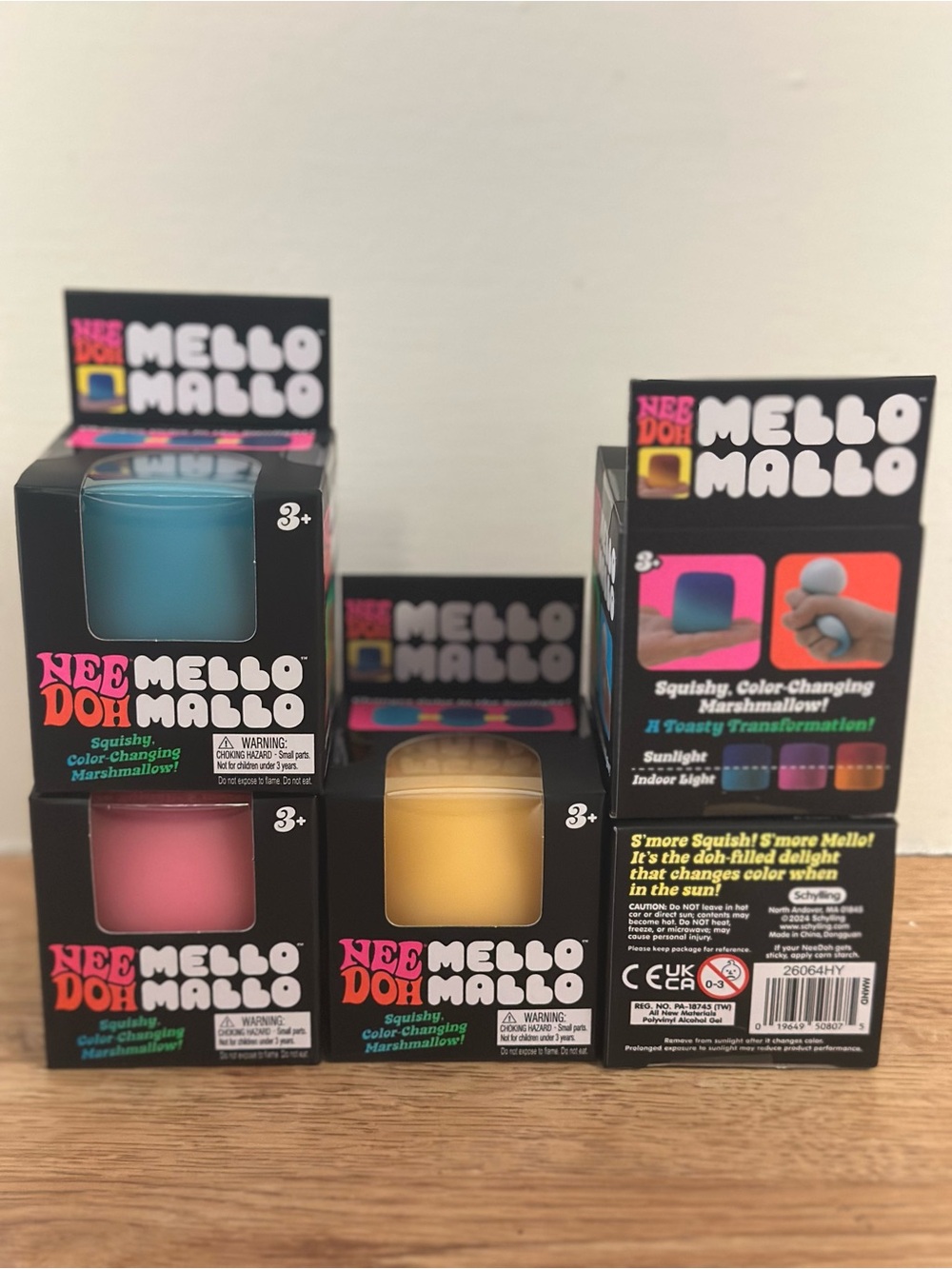 1 NeeDoh Mello Mallo Color-Changing Marshmallow - Blue, Pink, Yellow